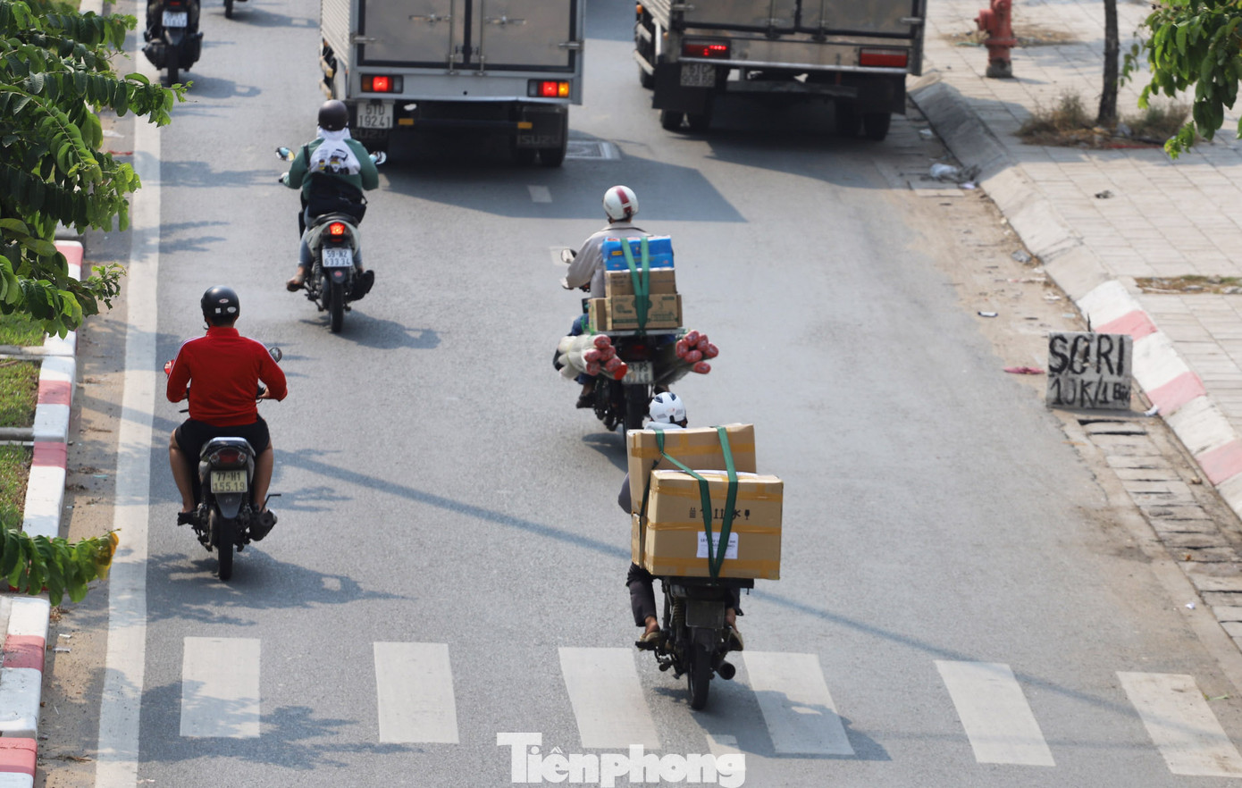 Xe máy 'hết đát' đại náo đường phố Sài Gòn ảnh 17