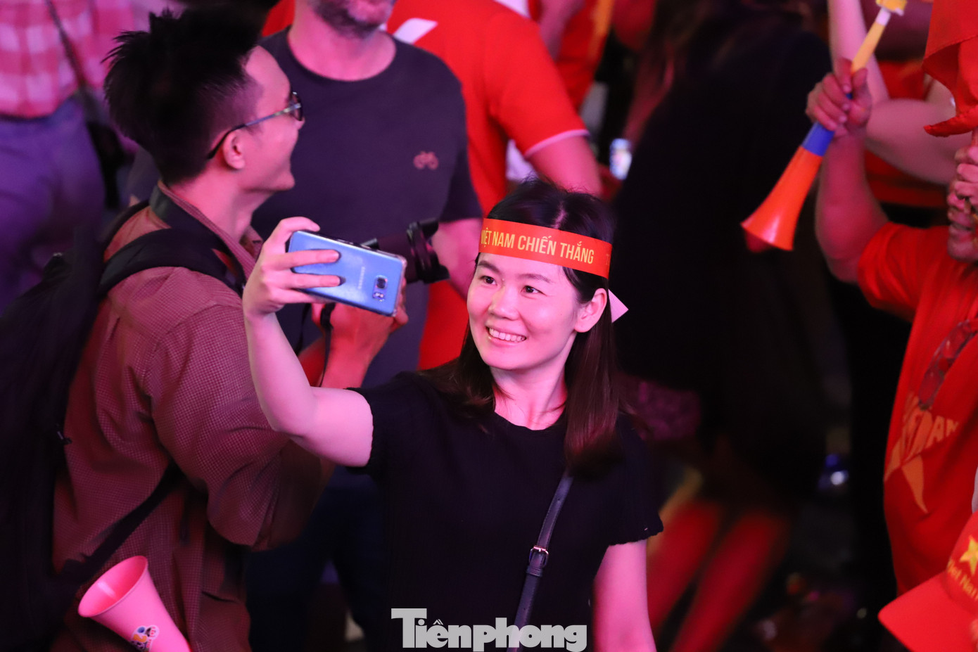 Một đêm không ngủ của CĐV ở TP.HCM sau chiến thắng lịch sử của U22 Việt Nam ảnh 11