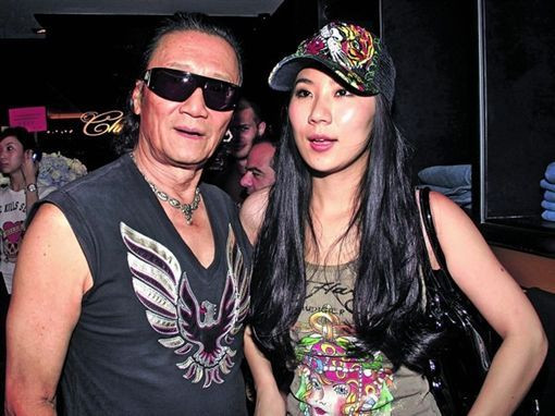 Cha ruột U90 của Tạ Đình Phong tái hợp người tình kém 49 tuổi ảnh 2