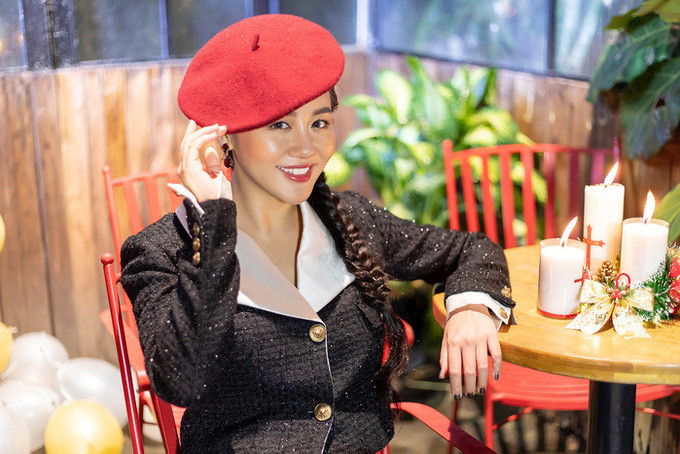 Xôn xao loạt clip ‘nóng’ nghi của Văn Mai Hương lan truyền trên mạng ảnh 5