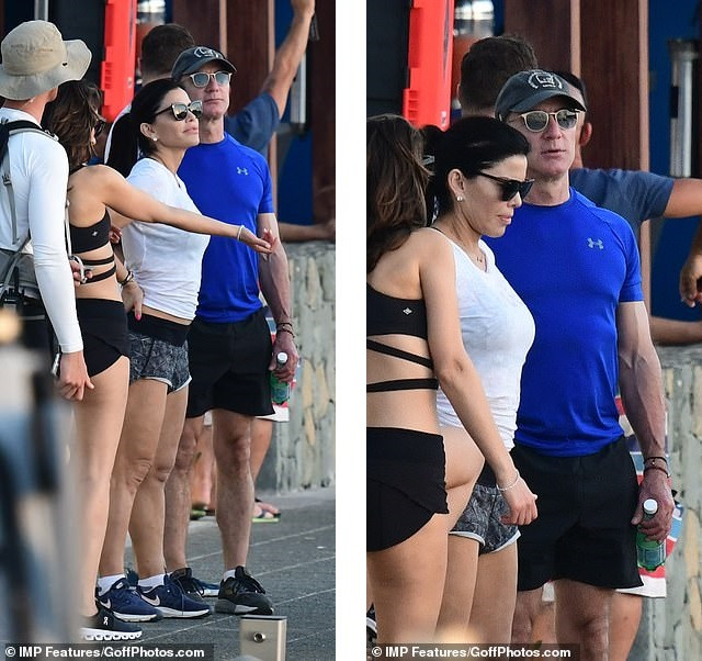 Bạn gái MC của tỷ phú Amazon bị chê như ‘thẩm mỹ hỏng’ ảnh 2