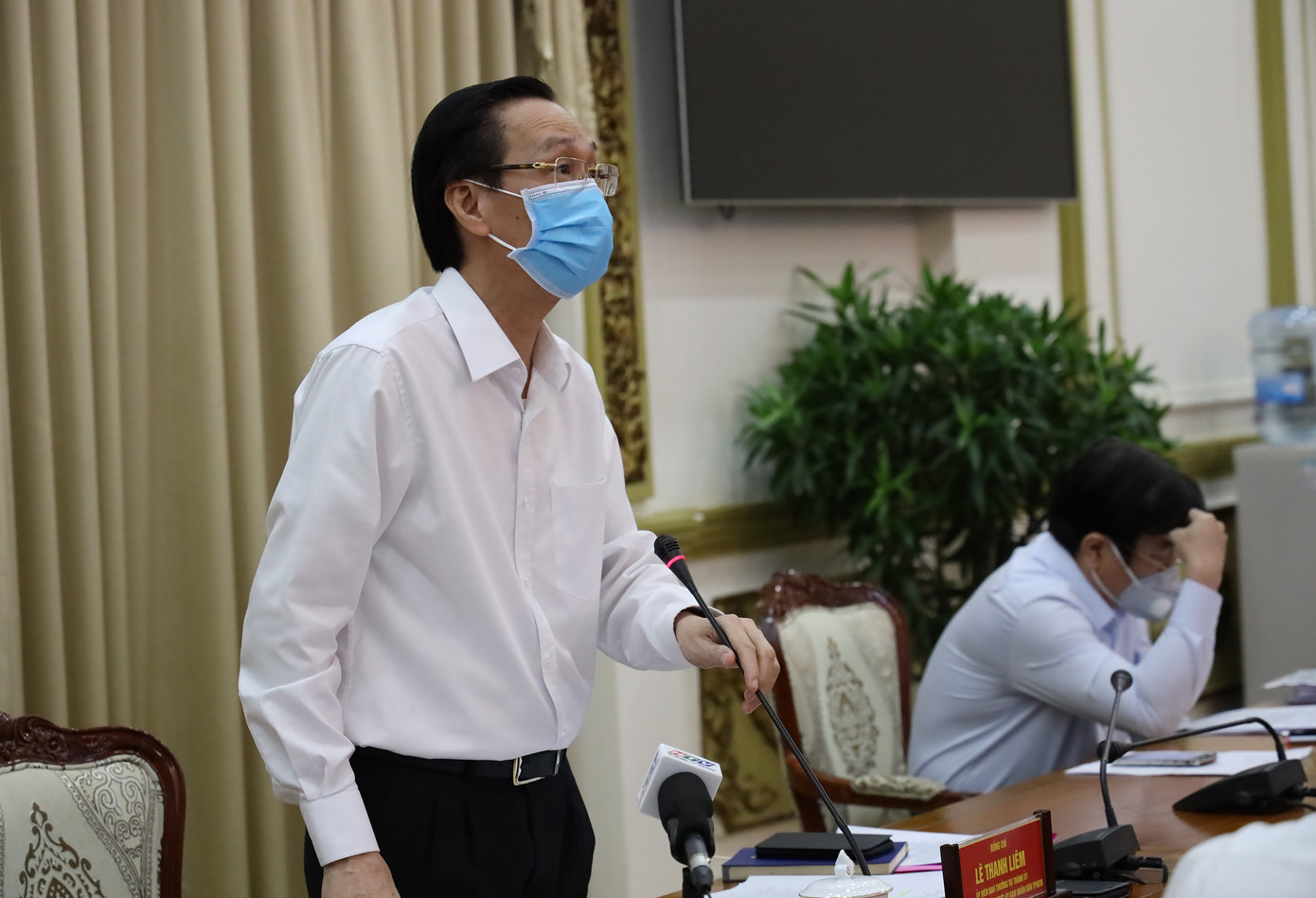 Phi công người Anh mắc COVID-19 có dấu hiệu hồi phục ảnh 5 Phi công người Anh mắc COVID-19 có dấu hiệu hồi phục ảnh 5