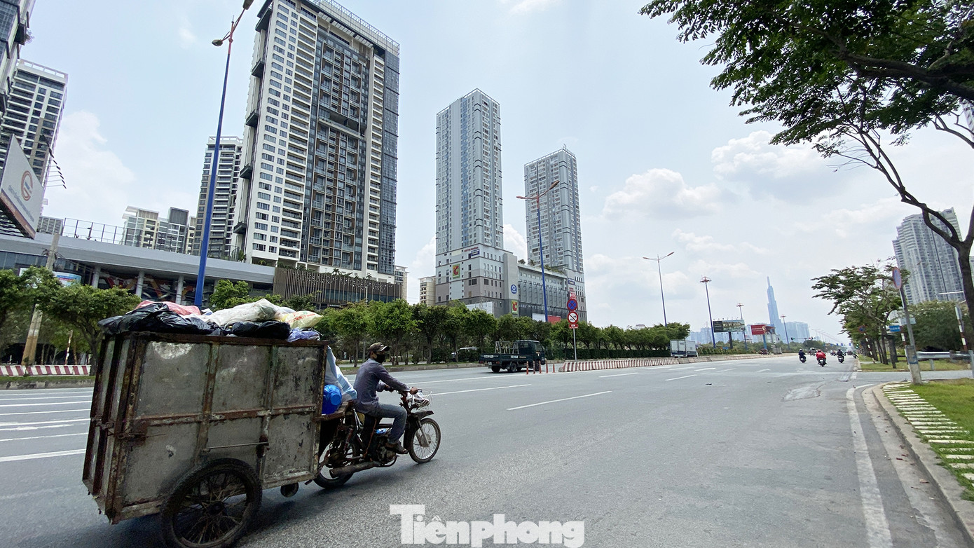 Ngày Chủ nhật ở Sài Gòn vắng vẻ đến kỳ lạ ảnh 10