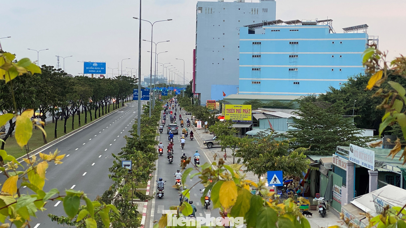 Đường phố Sài Gòn ra sao trong những ngày cách ly xã hội? ảnh 20