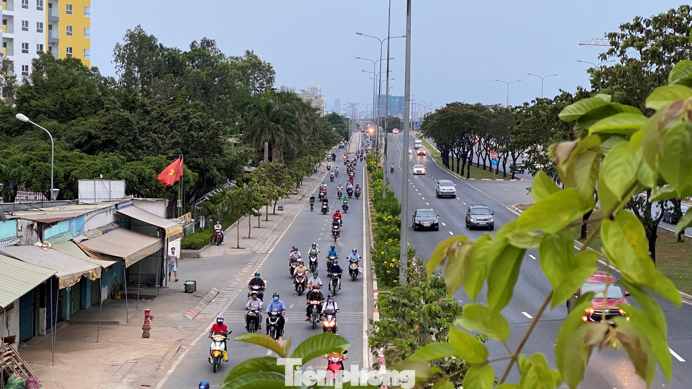 Đường phố Sài Gòn ra sao trong những ngày cách ly xã hội? ảnh 19