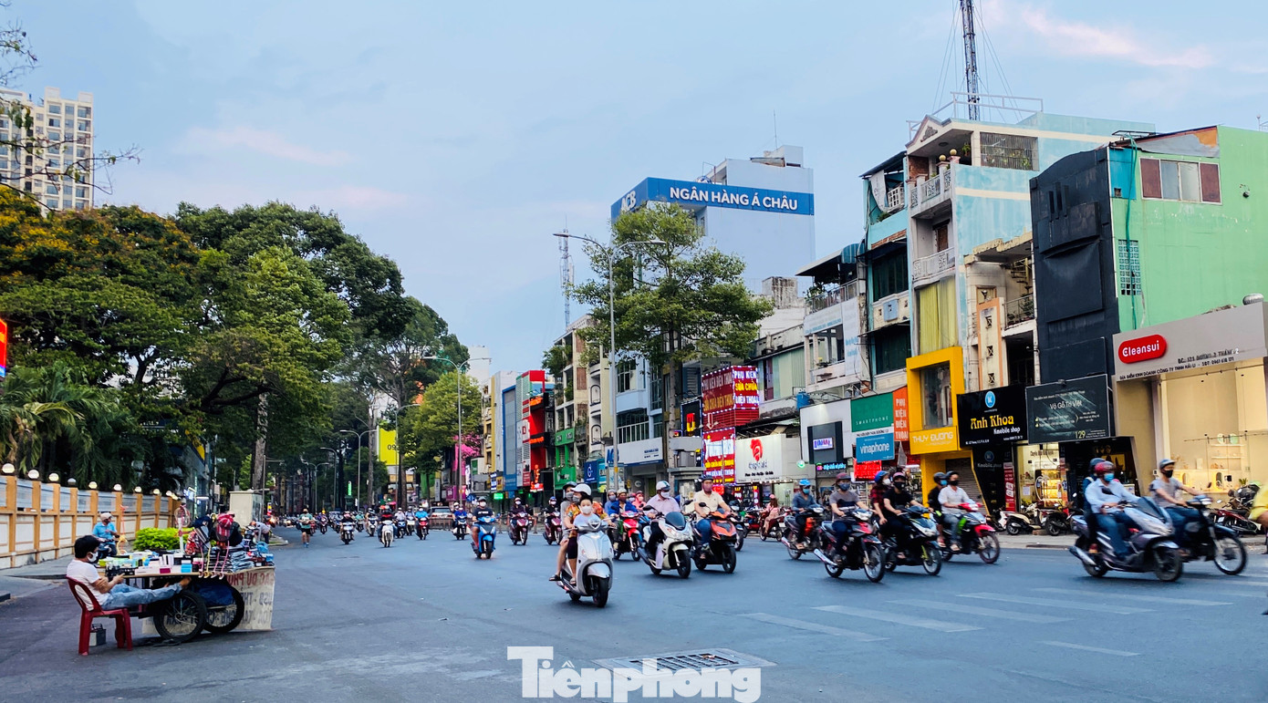 Đường phố Sài Gòn ra sao trong những ngày cách ly xã hội? ảnh 14