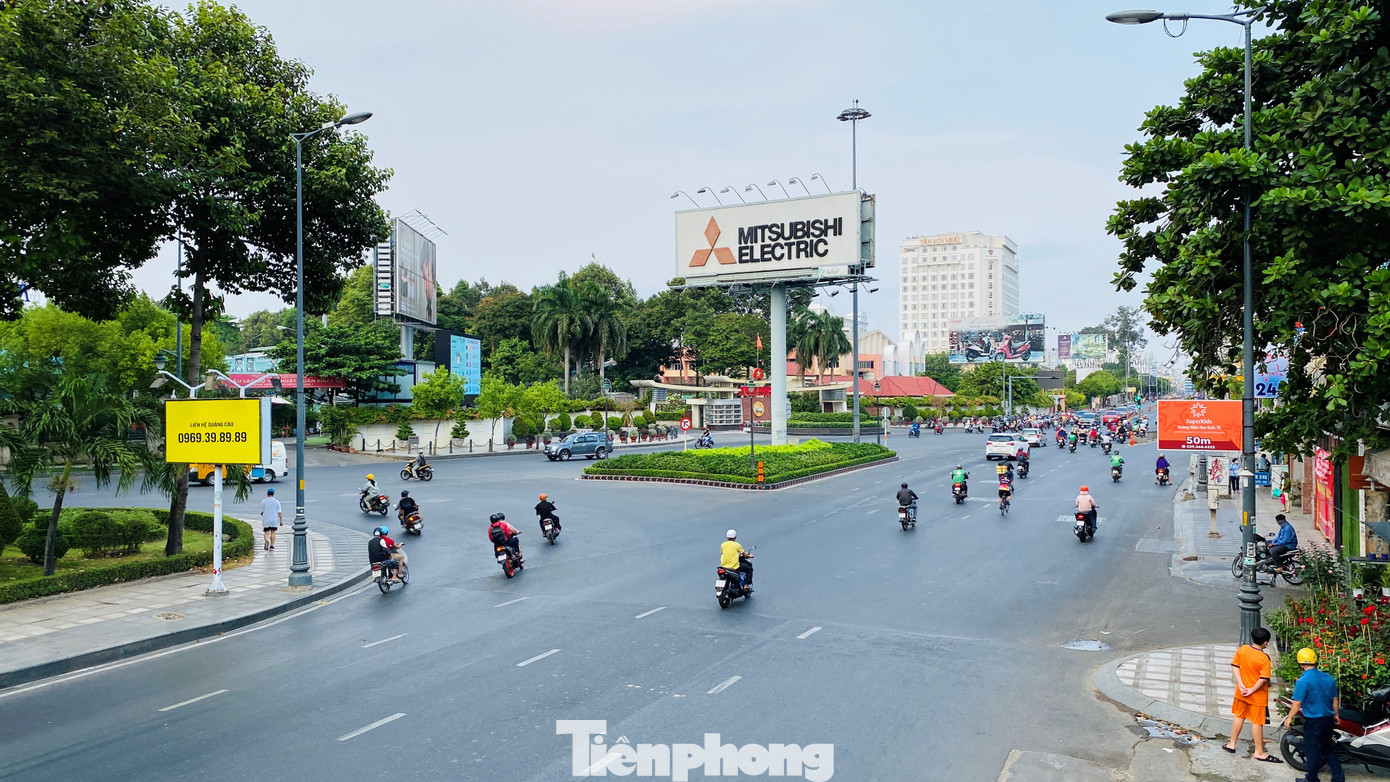 Đường phố Sài Gòn ra sao trong những ngày cách ly xã hội? ảnh 11