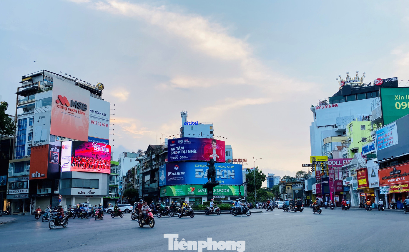 Đường phố Sài Gòn ra sao trong những ngày cách ly xã hội? ảnh 15