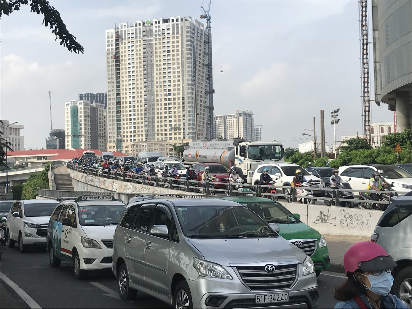 Bí thư Thành ủy TPHCM: Hiện có 3 nguy cơ lây nhiễm COVID-19 ảnh 5