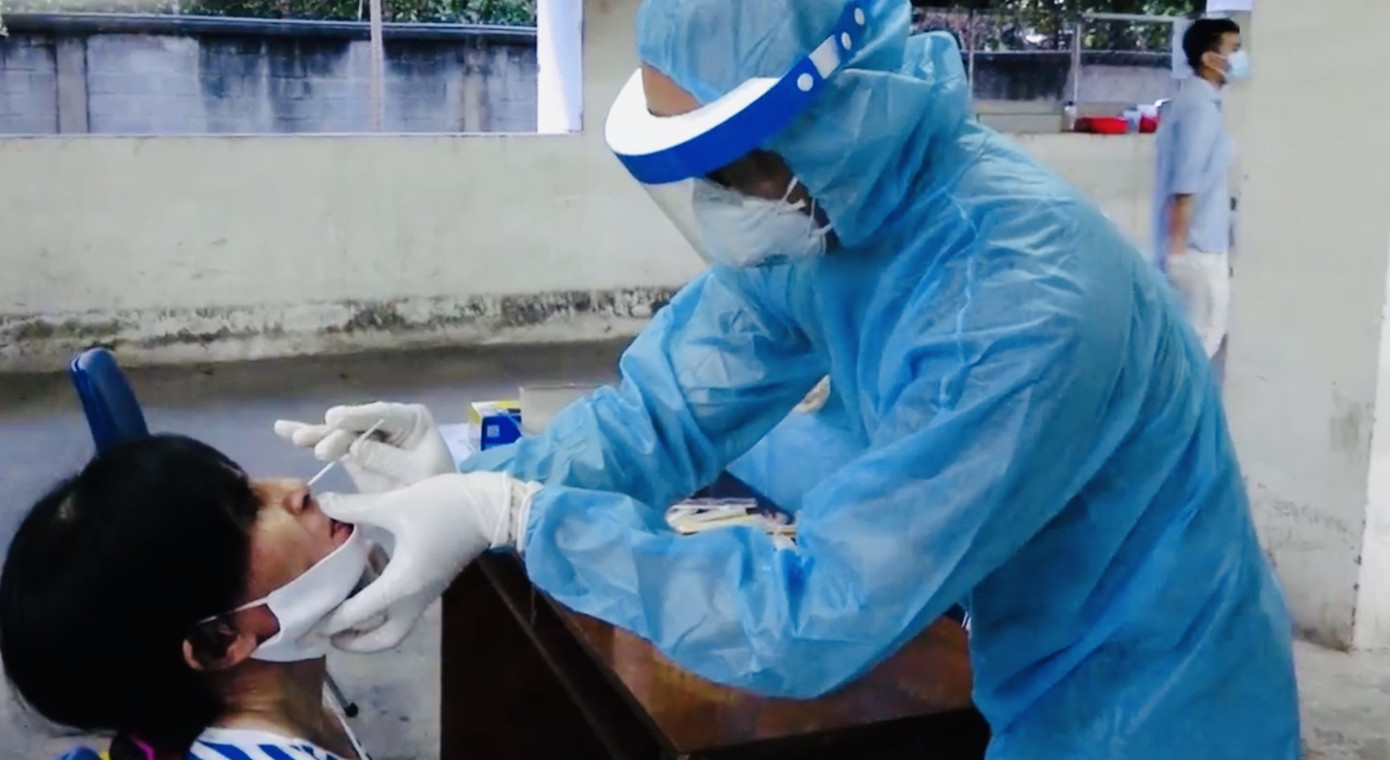 TPHCM xây dựng bộ tiêu chí rủi ro lây nhiễm COVID-19 trong trường học ảnh 4