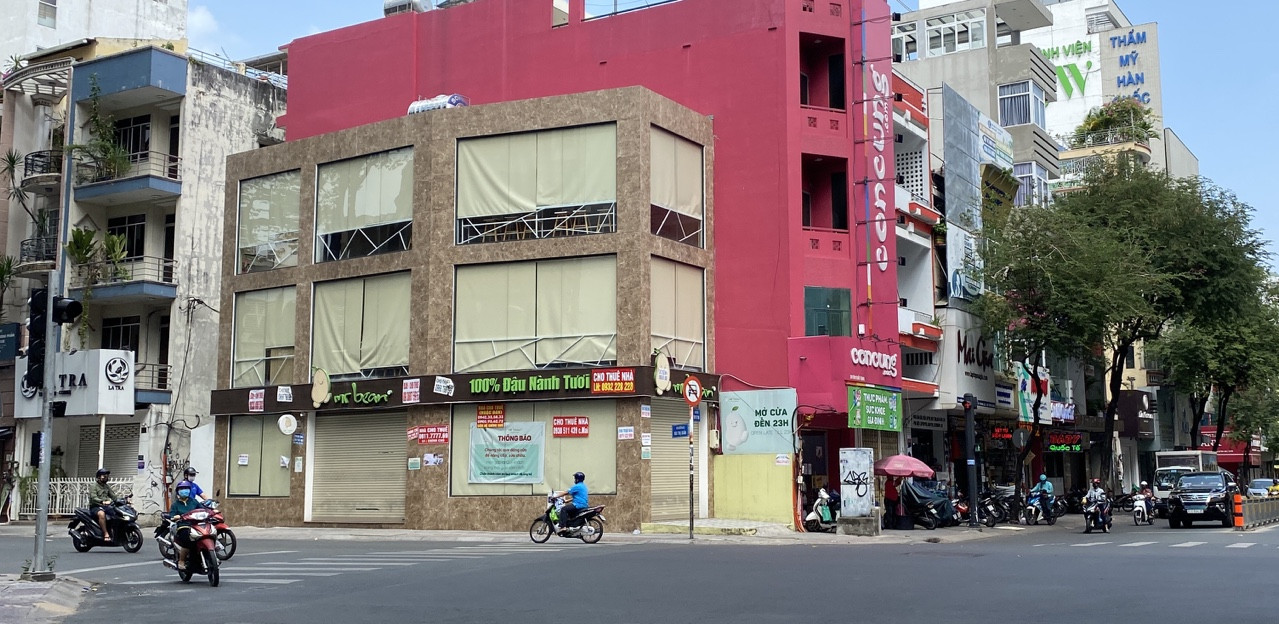 TPHCM thí điểm mở cửa ngành kinh doanh ít nguy cơ lây nhiễm COVID-19 ảnh 1