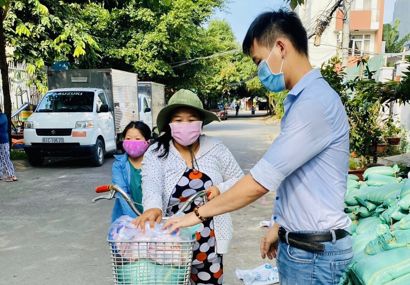 TPHCM sẽ xử phạt không đeo khẩu trang nơi công cộng qua camera. Ảnh Văn Minh TPHCM xử phạt người không đeo khẩu trang nơi công cộng qua camera ảnh 1