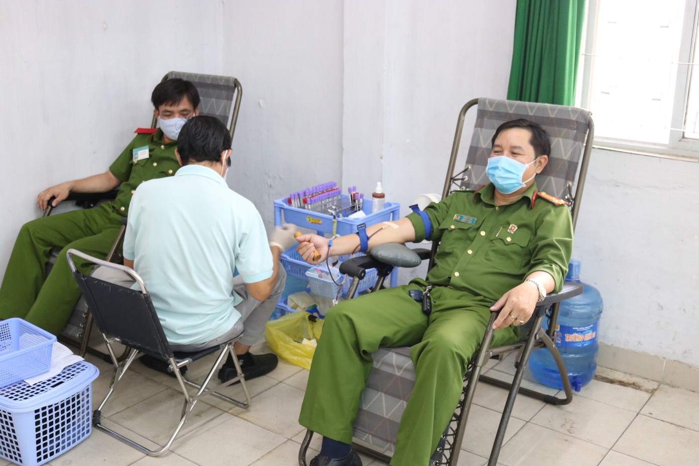 Hơn 600 Cảnh sát hiến máu cứu người mùa dịch COVID-19 ảnh 2