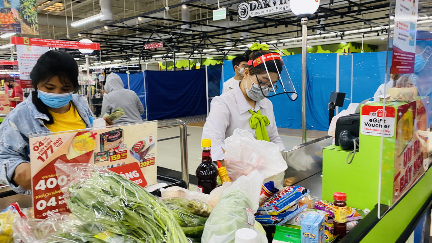 TPHCM tăng cường kiểm tra giám sát ở các siêu thị. Ảnh Văn Minh TPHCM xử phạt người không đeo khẩu trang nơi công cộng qua camera ảnh 2