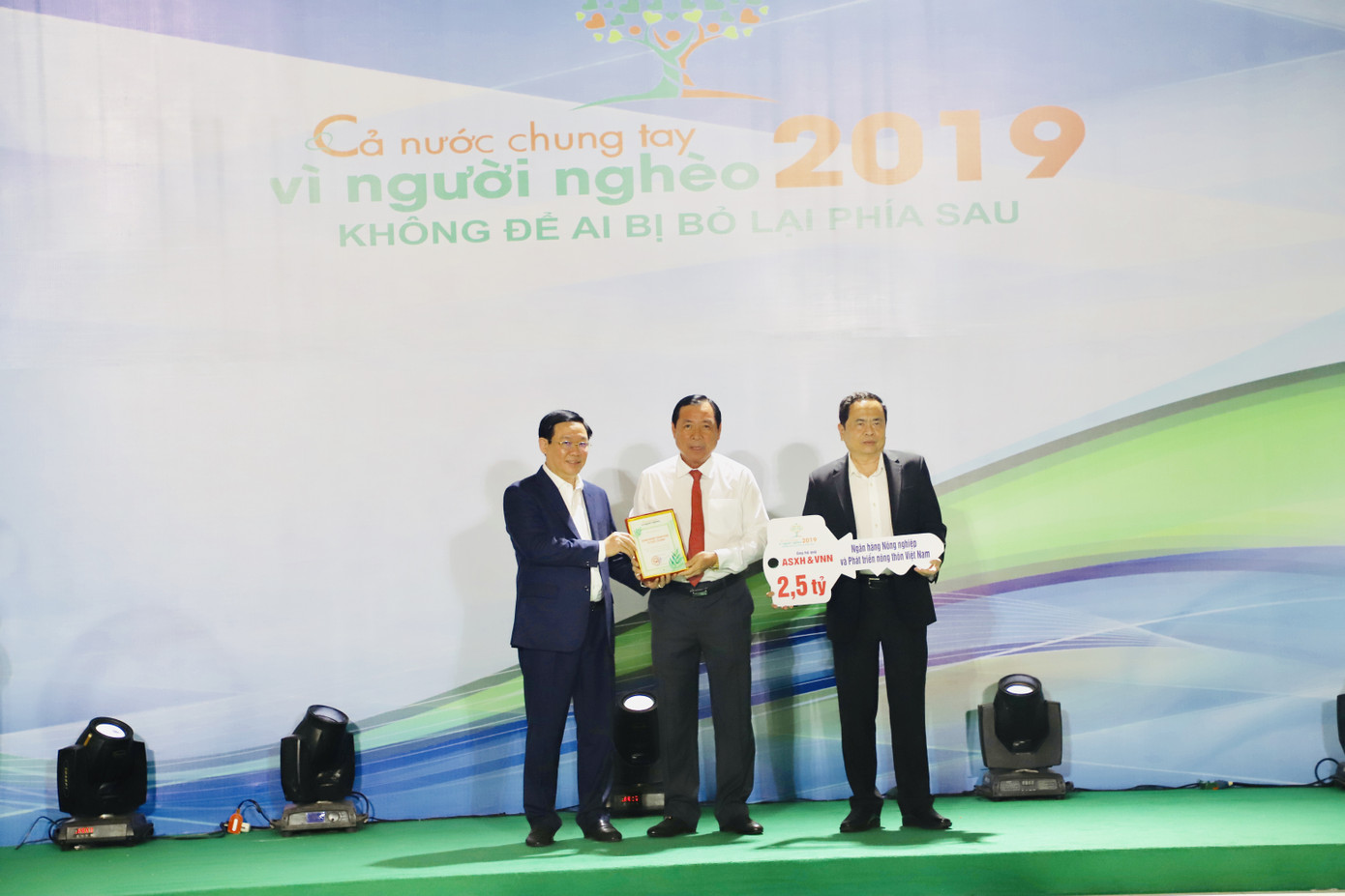 Agribank chung tay vì người nghèo năm 2019 ảnh 1