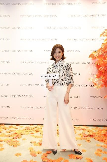 Á hậu Tú Anh trổ tài stylist phối đồ phong cách cho diễn viên Lương Thanh ảnh 3