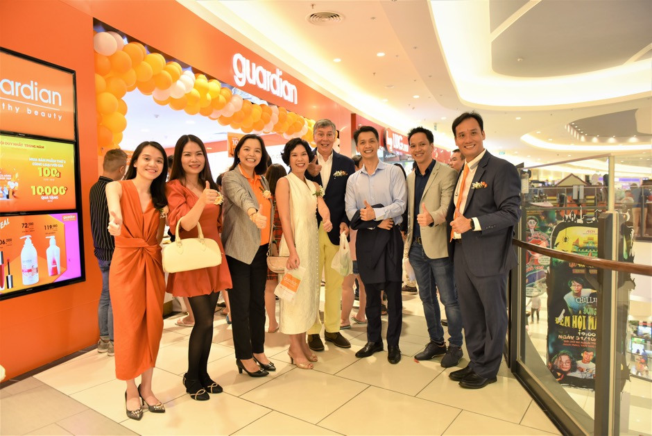 Guardian mừng sinh nhật 8 năm đạt mốc 100 cửa hàng ảnh 2