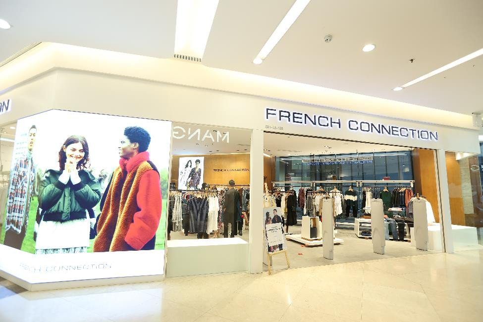 Á hậu Tú Anh trổ tài stylist phối đồ phong cách cho diễn viên Lương Thanh ảnh 7