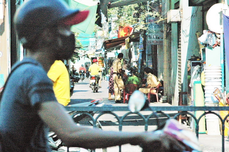 Cận cảnh nơi phong tỏa 140 hộ dân có người Hồi giáo nhiễm Covid-19 ảnh 6