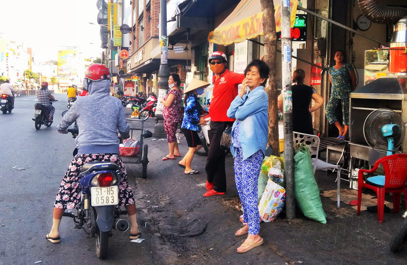 Cận cảnh nơi phong tỏa 140 hộ dân có người Hồi giáo nhiễm Covid-19 ảnh 5