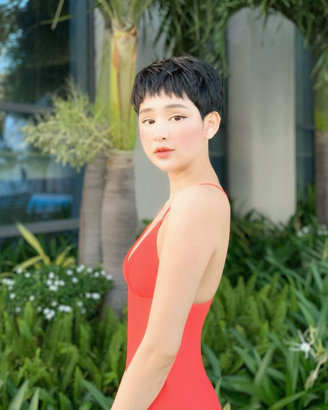 Hiền Hồ mặc đồ bơi nuột nà và dễ thương như búp bê ảnh 5