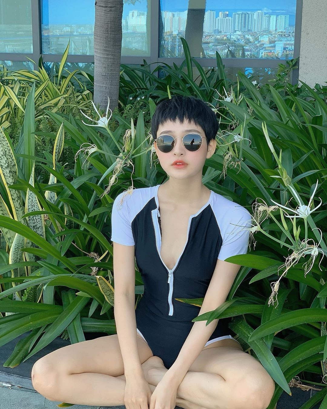 Hiền Hồ mặc đồ bơi nuột nà và dễ thương như búp bê ảnh 3