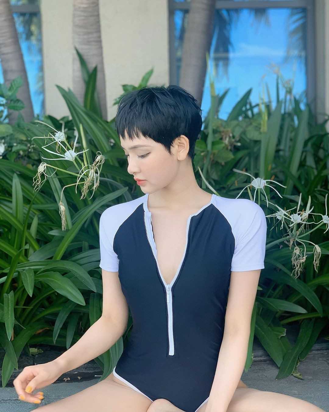 Hiền Hồ mặc đồ bơi nuột nà và dễ thương như búp bê ảnh 4