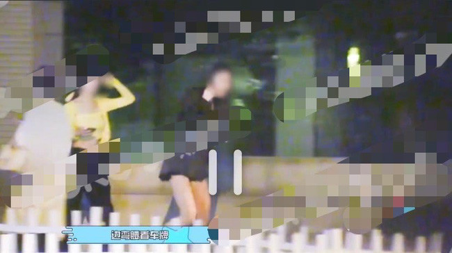 Phạm Băng Băng ôm ấp trai lạ trên phố ảnh 4