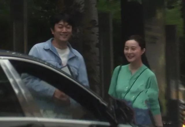 Phạm Băng Băng ôm ấp trai lạ trên phố ảnh 5