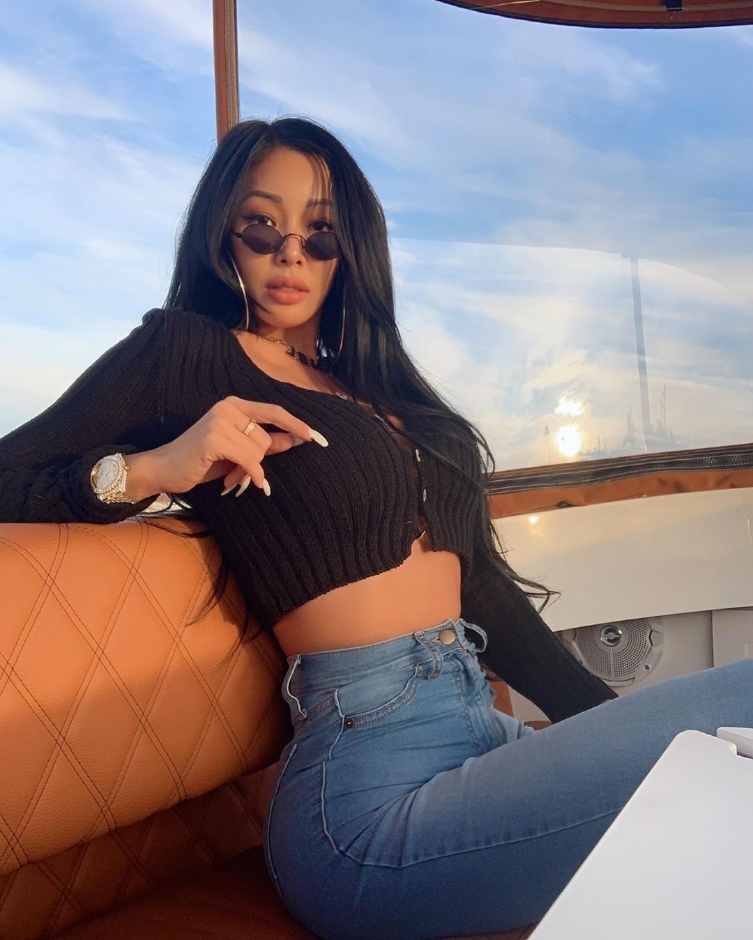 Nữ rapper ‘hở bạo’ nhất xứ Hàn tung ảnh bikini ‘thiêu đốt’ mùa hè ảnh 9