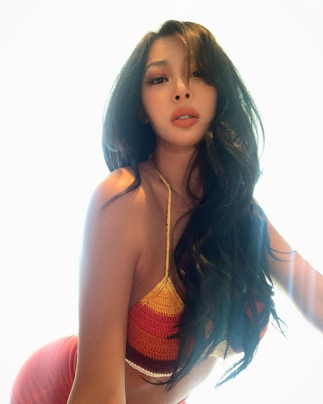 Nữ rapper ‘hở bạo’ nhất xứ Hàn tung ảnh bikini ‘thiêu đốt’ mùa hè ảnh 3