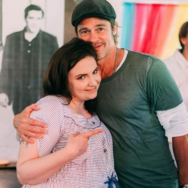 Nữ diễn viên lên tiếng về bức ảnh ôm hôn Brad Pitt trên thảm đỏ ảnh 3