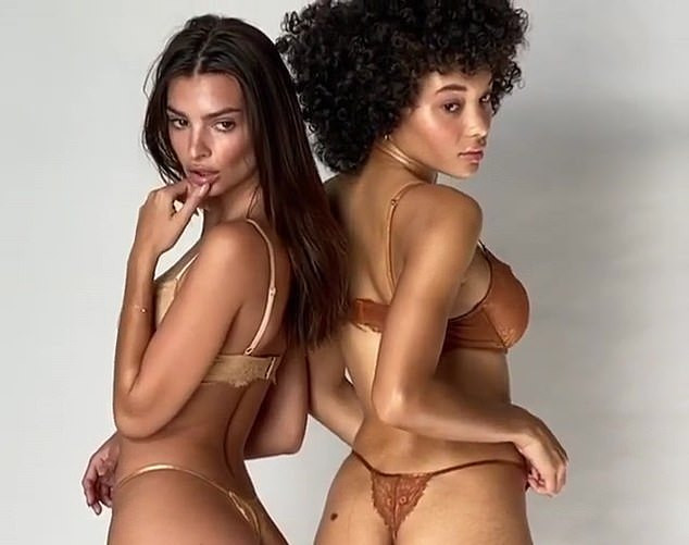 Ảnh bán nude khoe võng lưng tuyệt đẹp của siêu mẫu nội y Emily Ratajkowski ảnh 6