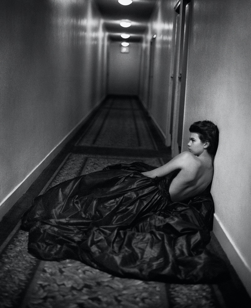 Chân dài 9x đẹp như mộng 'đốn tim' fan ảnh 9