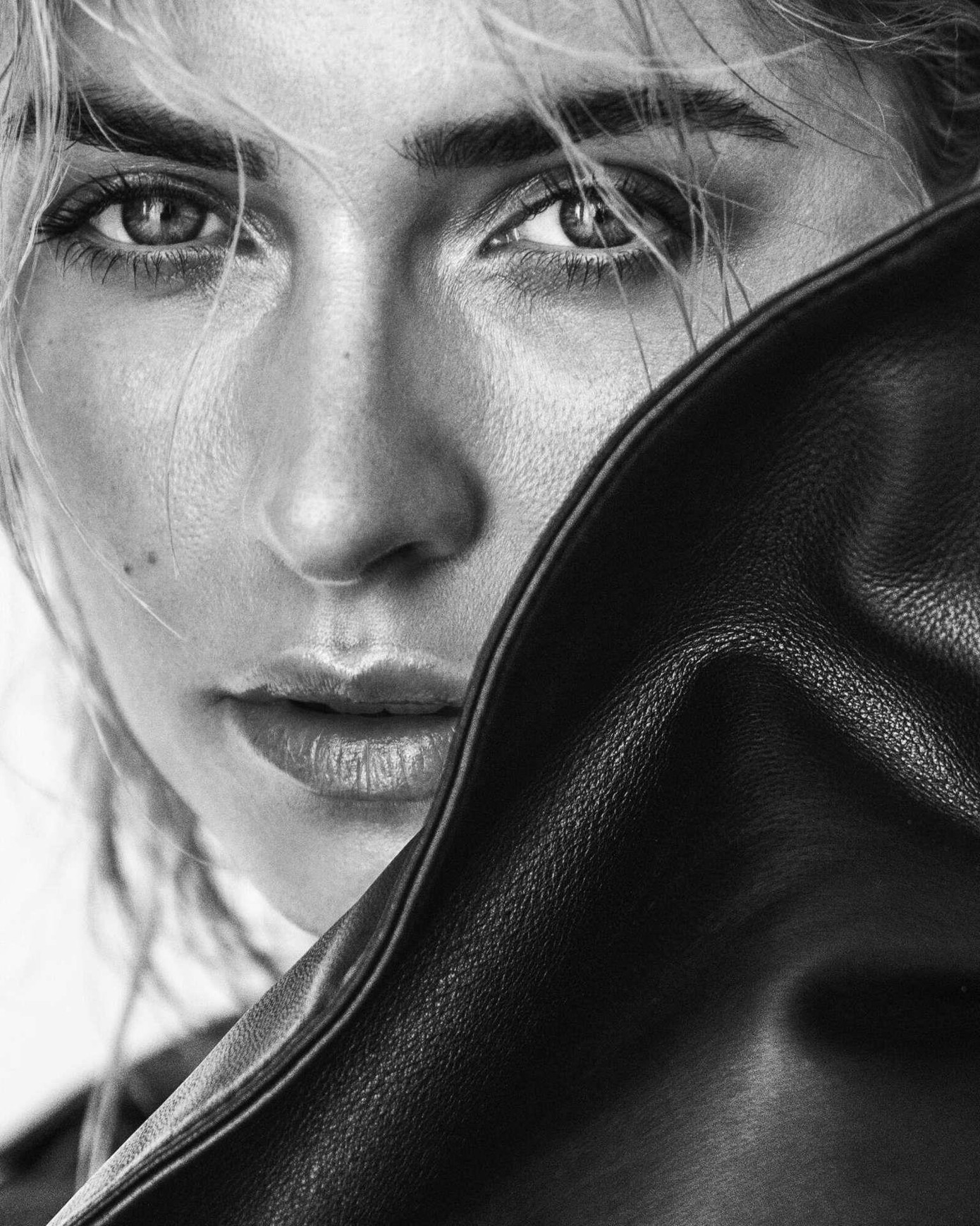 Tình cũ của cầu thủ Sami Khedira chụp ảnh ngực trần siêu nóng bỏng ảnh 8