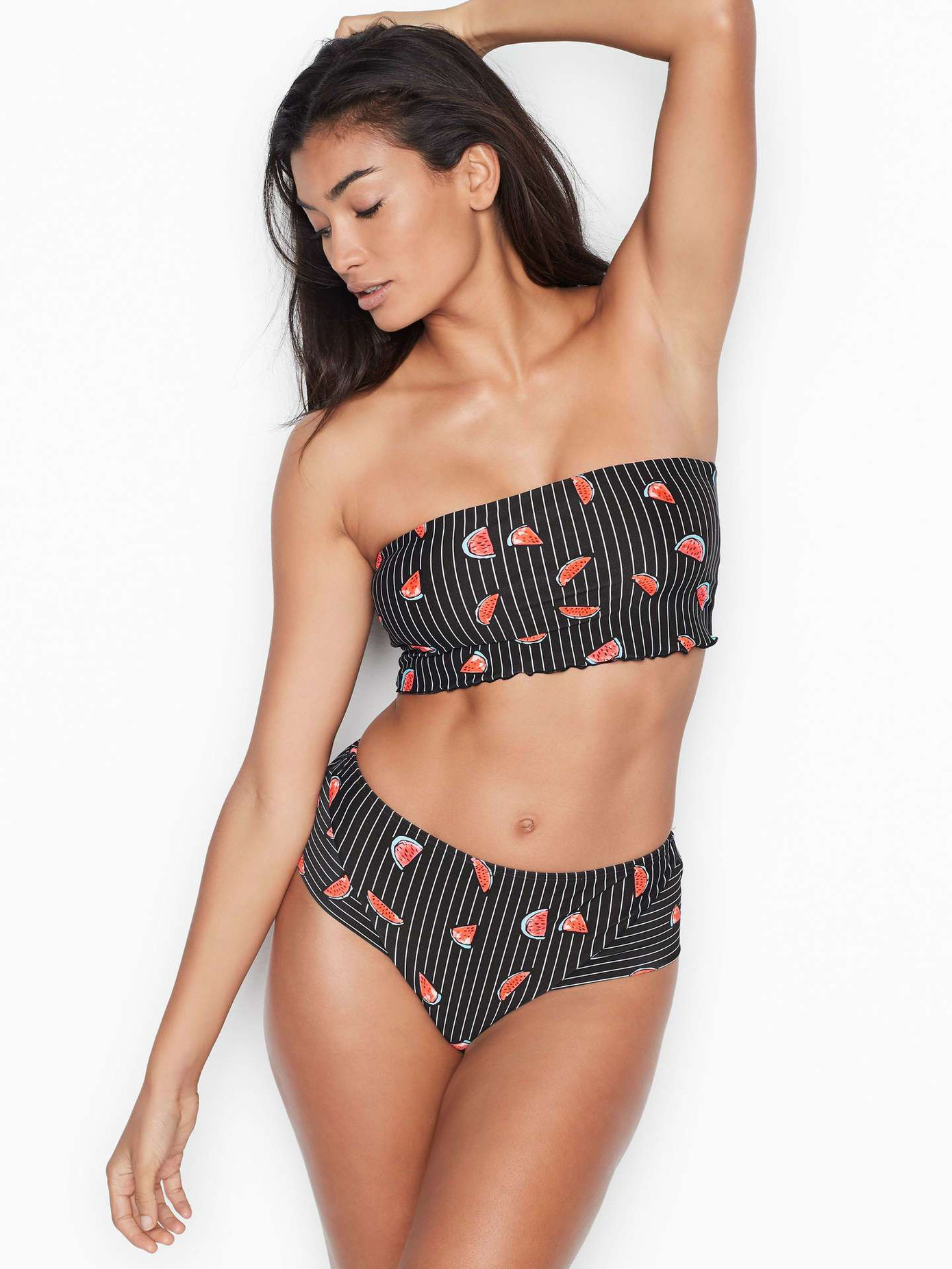 Kelly Gale khoe vóc dáng tuyệt mỹ với nội y Victoria' Secret ảnh 3