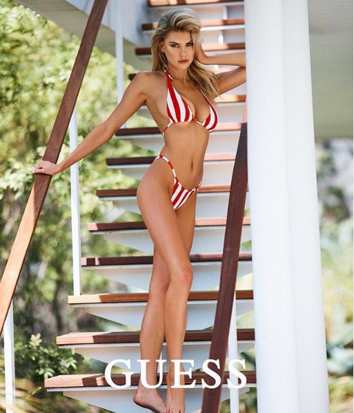 'Biểu tượng gợi cảm' nước Mỹ nảy nở gợi cảm với bikini ảnh 7