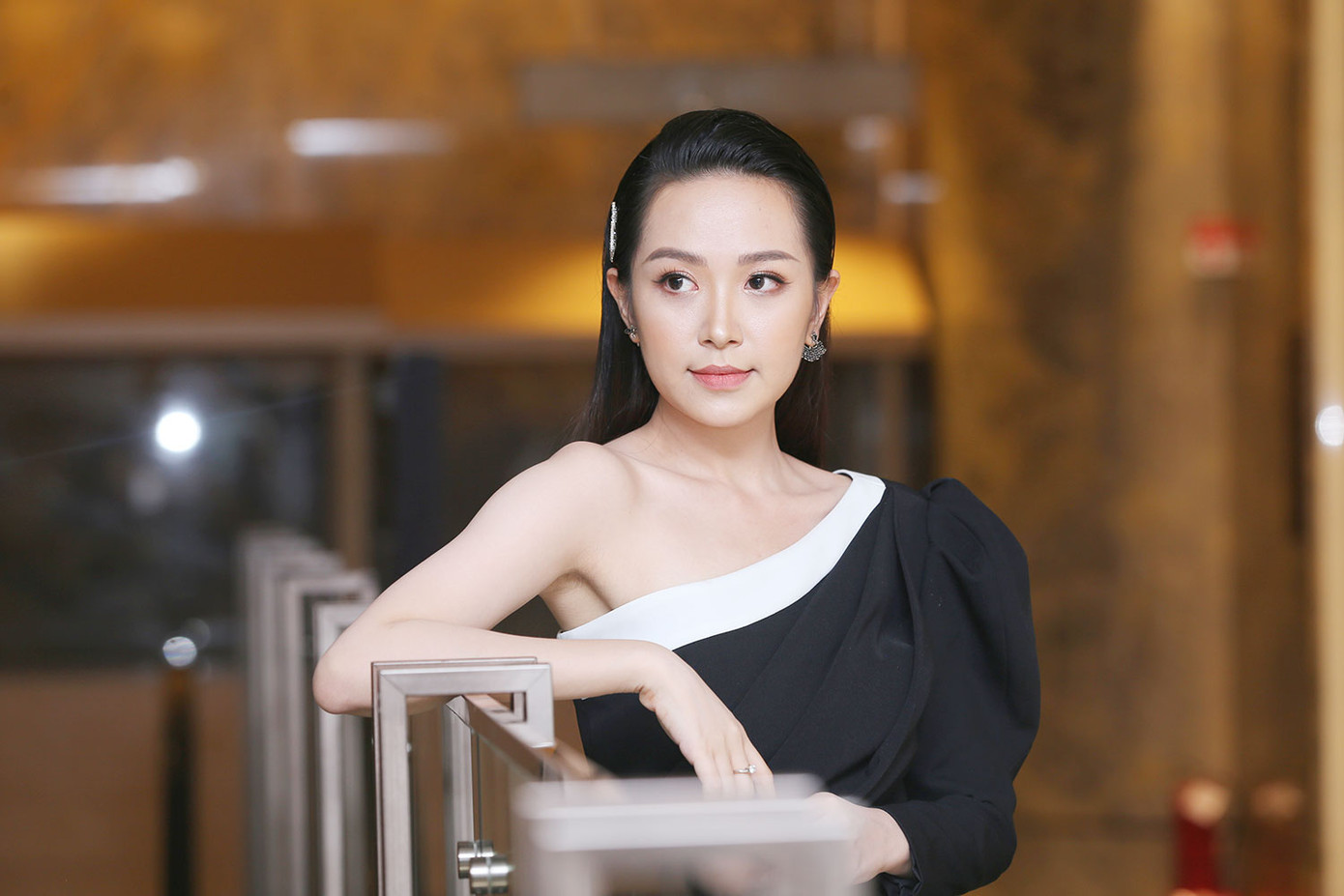 Bật mí về nữ diễn viên nói giọng Quảng Trị trong phim ‘Lửa ấm’ ảnh 2