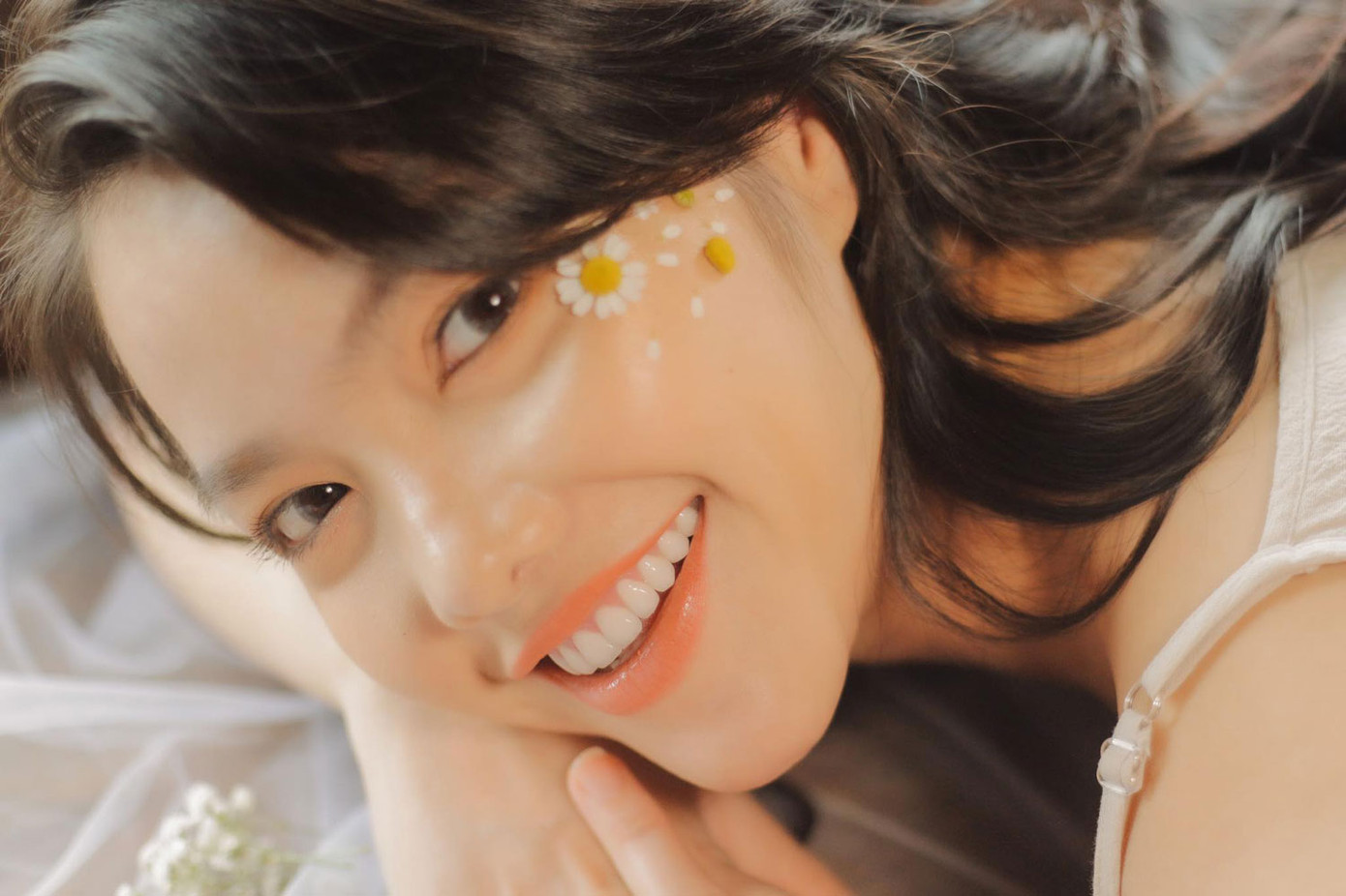 Hồng Kim Hạnh tung ảnh hững hờ, ngọt ngào quyến rũ ảnh 3