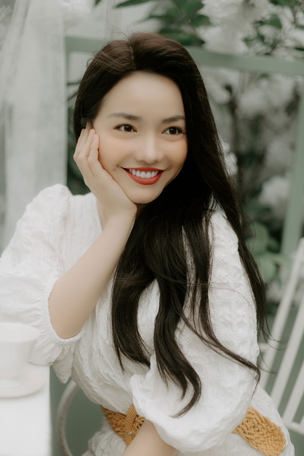 Hồng Kim Hạnh được fan ví như ‘Tiểu Long Nữ phiên bản Việt’ trong MV mới ảnh 9