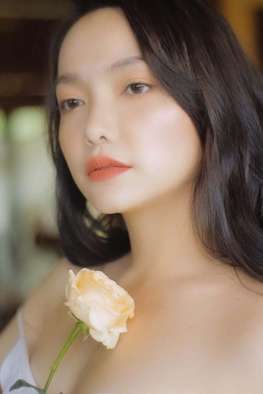 Hồng Kim Hạnh tung ảnh hững hờ, ngọt ngào quyến rũ ảnh 7