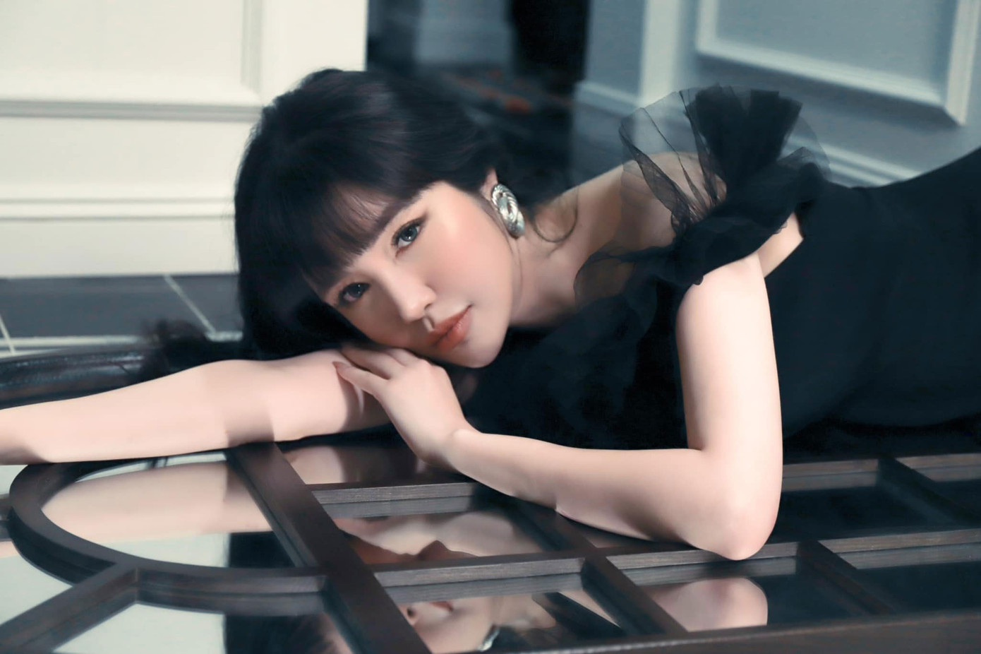 Elly Trần bất ngờ tiết lộ cuộc sống hiện tại cô đơn, trầm cảm, giảm 10kg ảnh 2