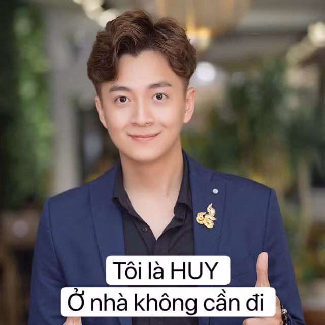 Sao Việt hào hứng theo trend ‘ở nhà': 'Tôi là Tự Long, ở nhà cho nước nó trong' ảnh 11