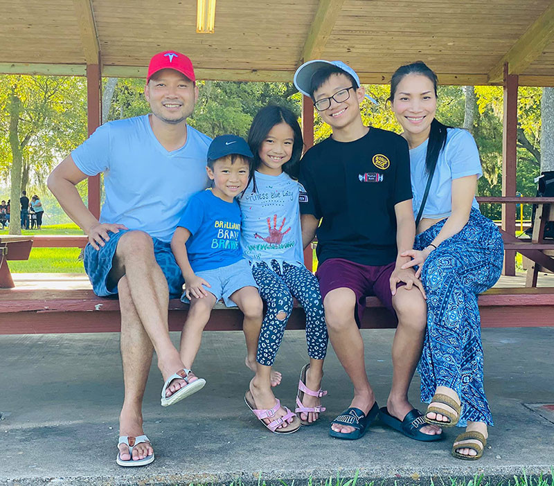 Hồng Ngọc sắm máy khâu tự may khẩu trang chống dịch ‘xịn sò’ ảnh 4