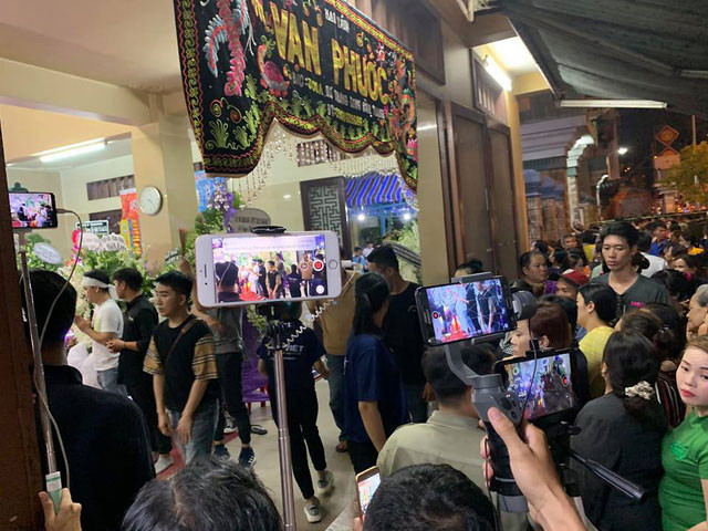 Tràn ngập clip mang tiêu đề 'Trực tiếp đám tang Mai Phương' gây phẫn nộ ảnh 3