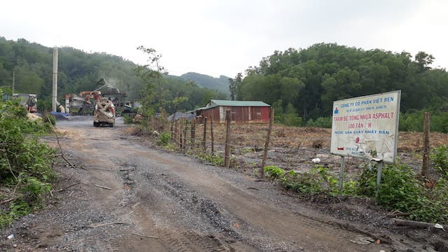 Phát hiện 200 lít dầu thải đổ ở đầu nguồn sông Hiếu ảnh 3