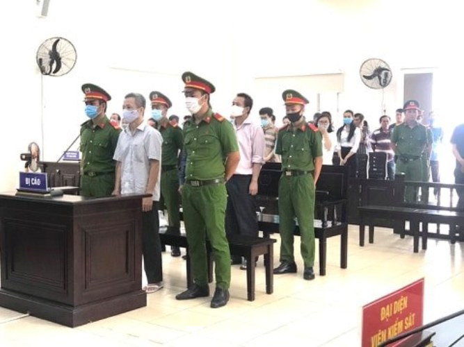 Sai phạm liên quan đến đất đai, cựu Bí thư TX Bến Cát bị kết án 10 năm tù ảnh 1