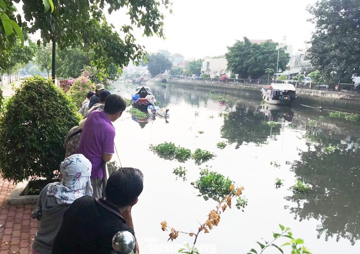 Kinh hãi phát hiện thi thể nam giới trôi trên sông Sài Gòn ảnh 1