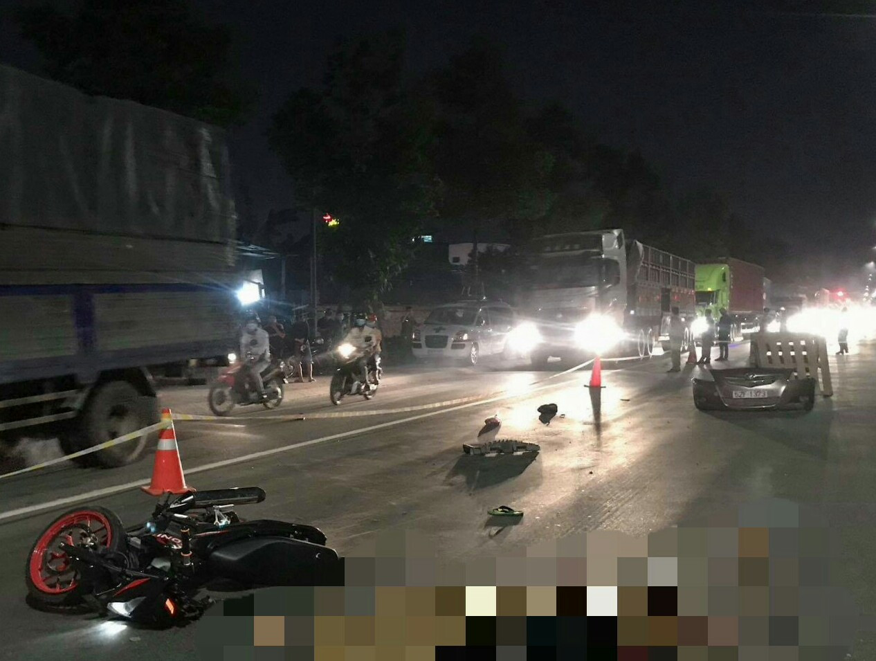 Tông chết người, ô tô bỏ trốn để lại dấu vết 'không thể thoát'? ảnh 1