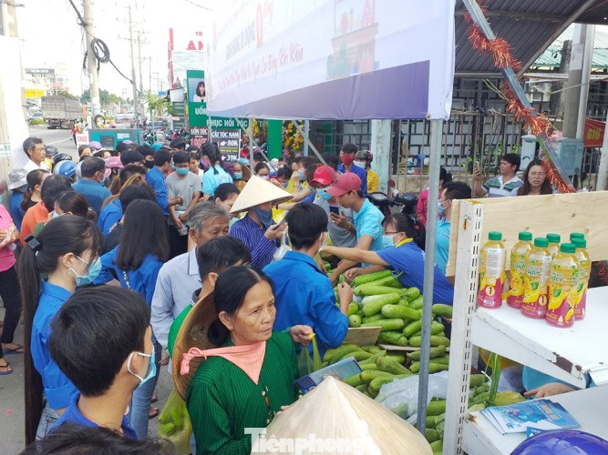 Thanh niên Bình Dương mở siêu thị 0 đồng cho người lao động khó khăn ảnh 2
